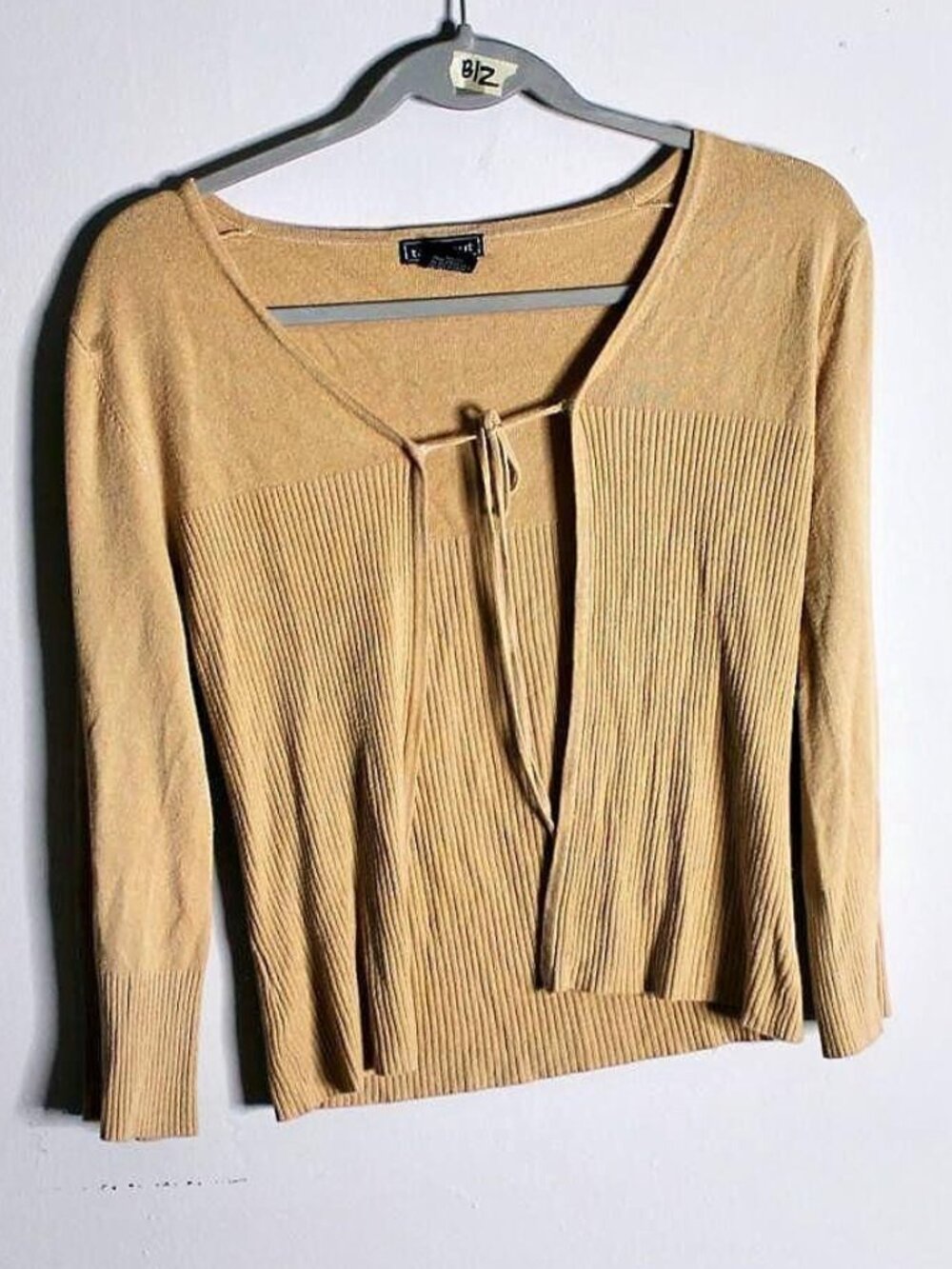 TAN CARDIGAN WITH TIE DETAIL AND RIBBING